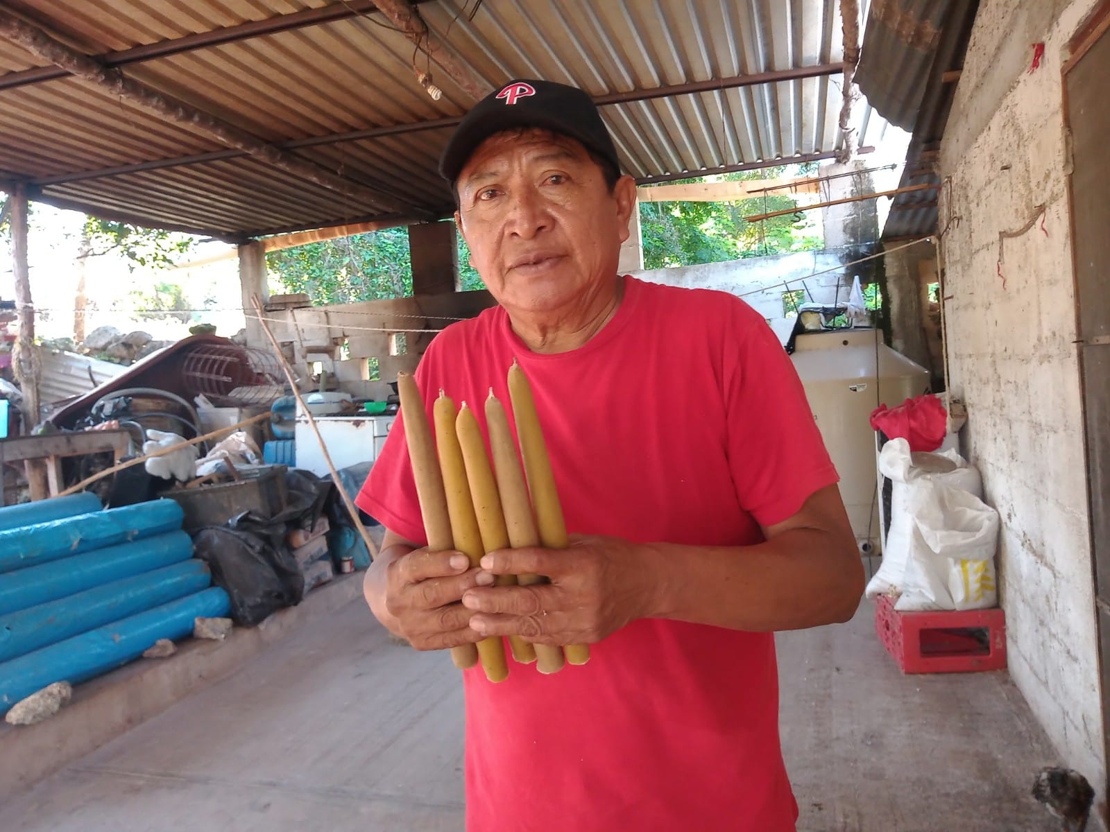 Marco Antonio Poot Kantún pertenece a una dinastía de fabricantes de velas en Campeche