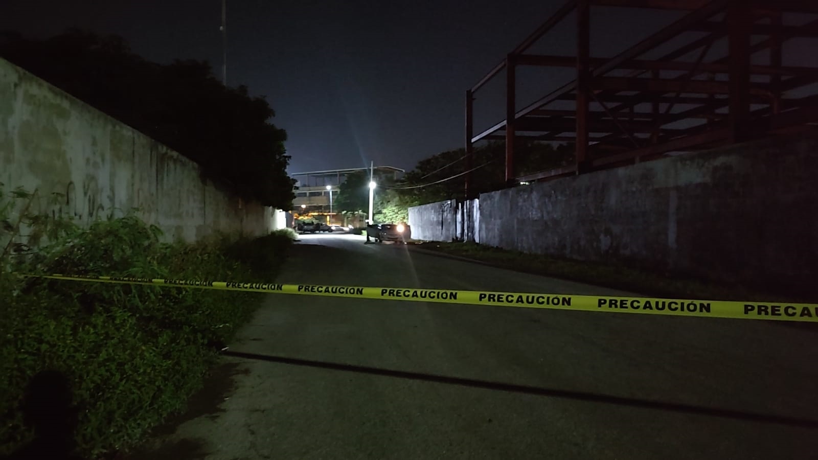 Agentes de alto impacto cercan el Malibrán donde el jueves intentaron asesinar a un hombre Agentes de alto impacto cercan el Malibrán donde el jueves intentaron asesinar a un hombre