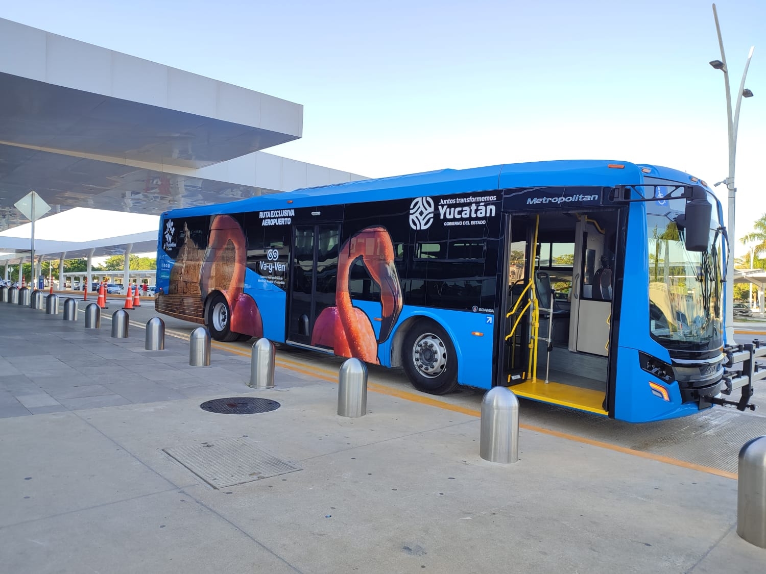 Son seis paraderos que tiene el Va y Ven en el aeropuerto de Mérida Son seis paraderos que tiene el Va y Ven en el aeropuerto de Mérida