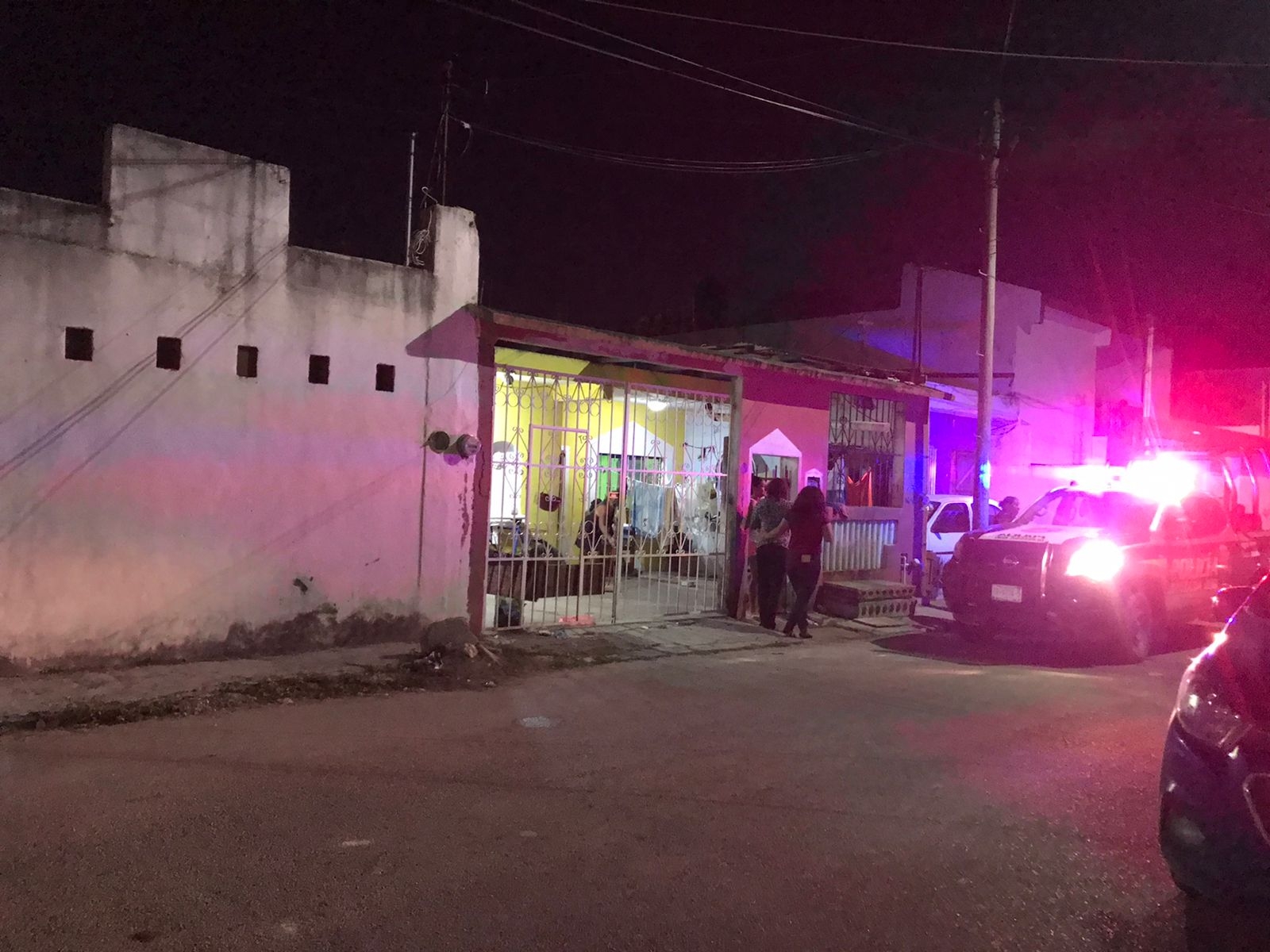 Al lugar llegaron Servicios Periciales, quienes van a procesar el área para descartar que se trató de un homicidio Al lugar llegaron Servicios Periciales, quienes van a procesar el área para descartar que se trató de un homicidio