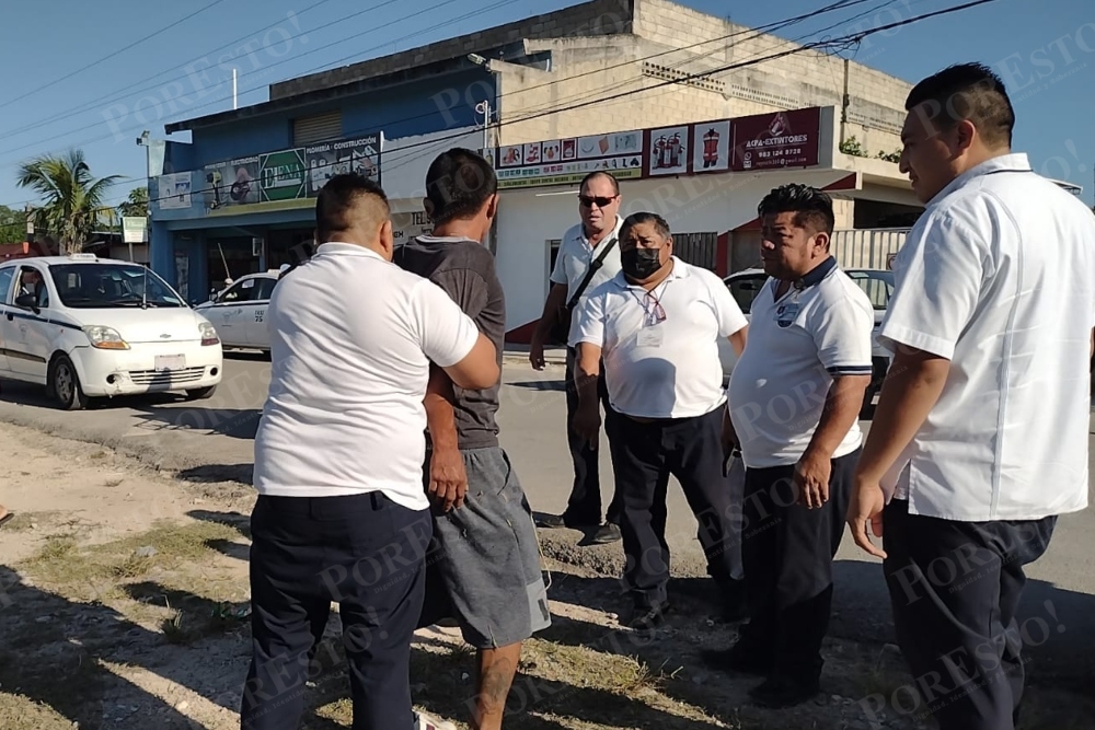 En la persecución y captura de un ladrón en Carrillo Puerto participaron vecinos, taxistas y obreros en la colonia Leona Vicario En la persecución y captura de un ladrón en Carrillo Puerto participaron vecinos, taxistas y obreros en la colonia Leona Vicario