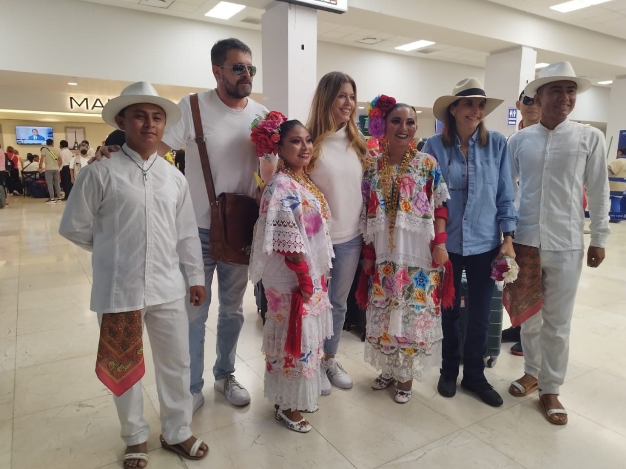 Ellas forman parte de la obra El Diván Rojo que se presenta esta noche