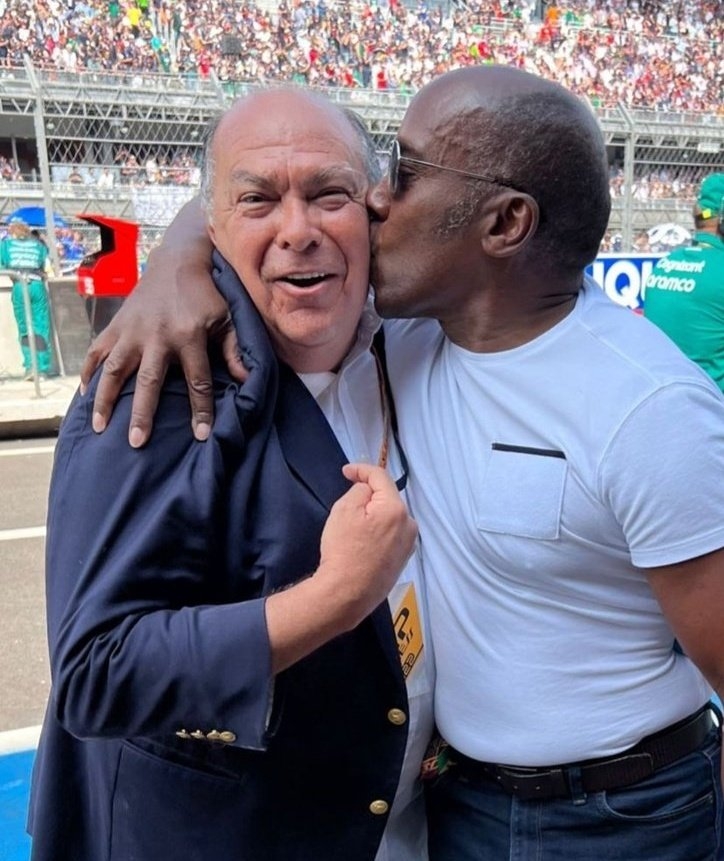 El padre de Lewis Hamilton y Antonio Pérez celebran el triunfo de sus hijos El padre de Lewis Hamilton y Antonio Pérez celebran el triunfo de sus hijos