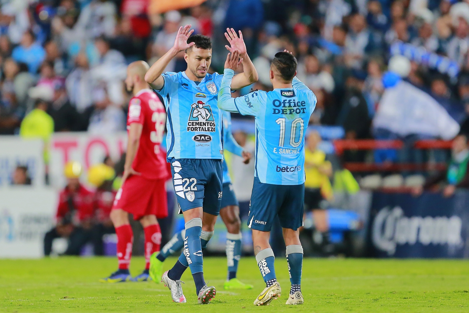 Pachuca se consagra campeón de la Liga MX al vencer a Toluca en la final Pachuca se consagra campeón de la Liga MX al vencer a Toluca en la final