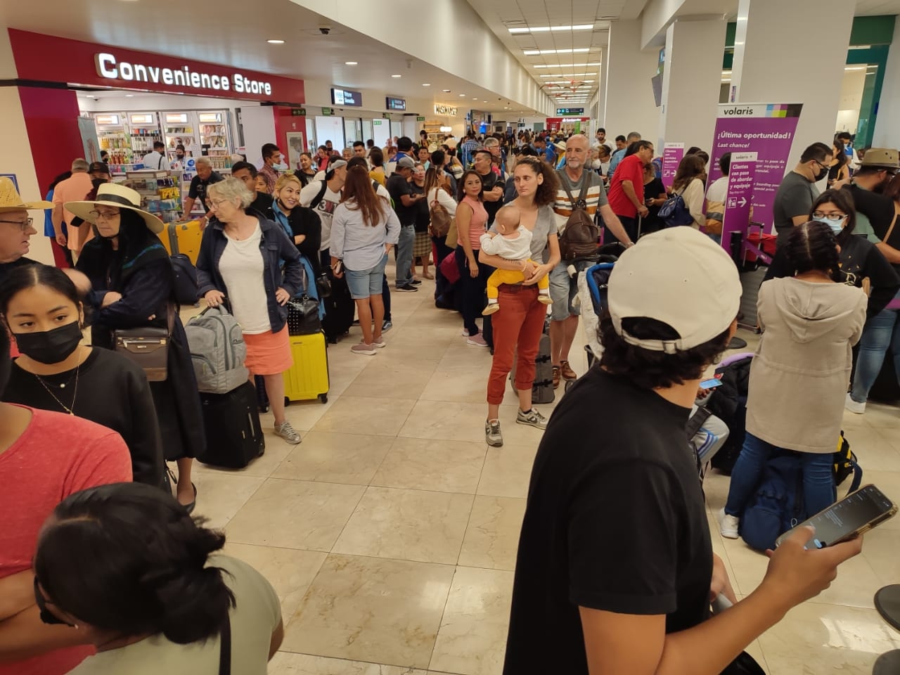 Todos los vuelos cancelados fueron avisados con anticipación