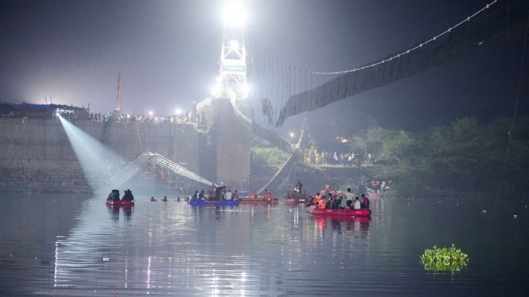 El puente había sido sometido a renovaciones hace solamente una semana El puente había sido sometido a renovaciones hace solamente una semana