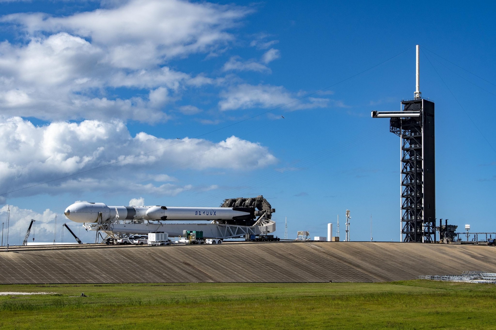 SpaceX enviará dos satélites de Estados Unidos con su cohete Falcon Heavy SpaceX enviará dos satélites de Estados Unidos con su cohete Falcon Heavy