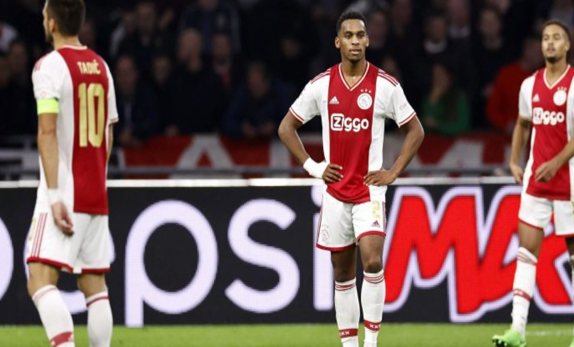 Napoli humilla al Ajax en su casa; le da peor goleada de su historia Napoli humilla al Ajax en su casa; le da peor goleada de su historia