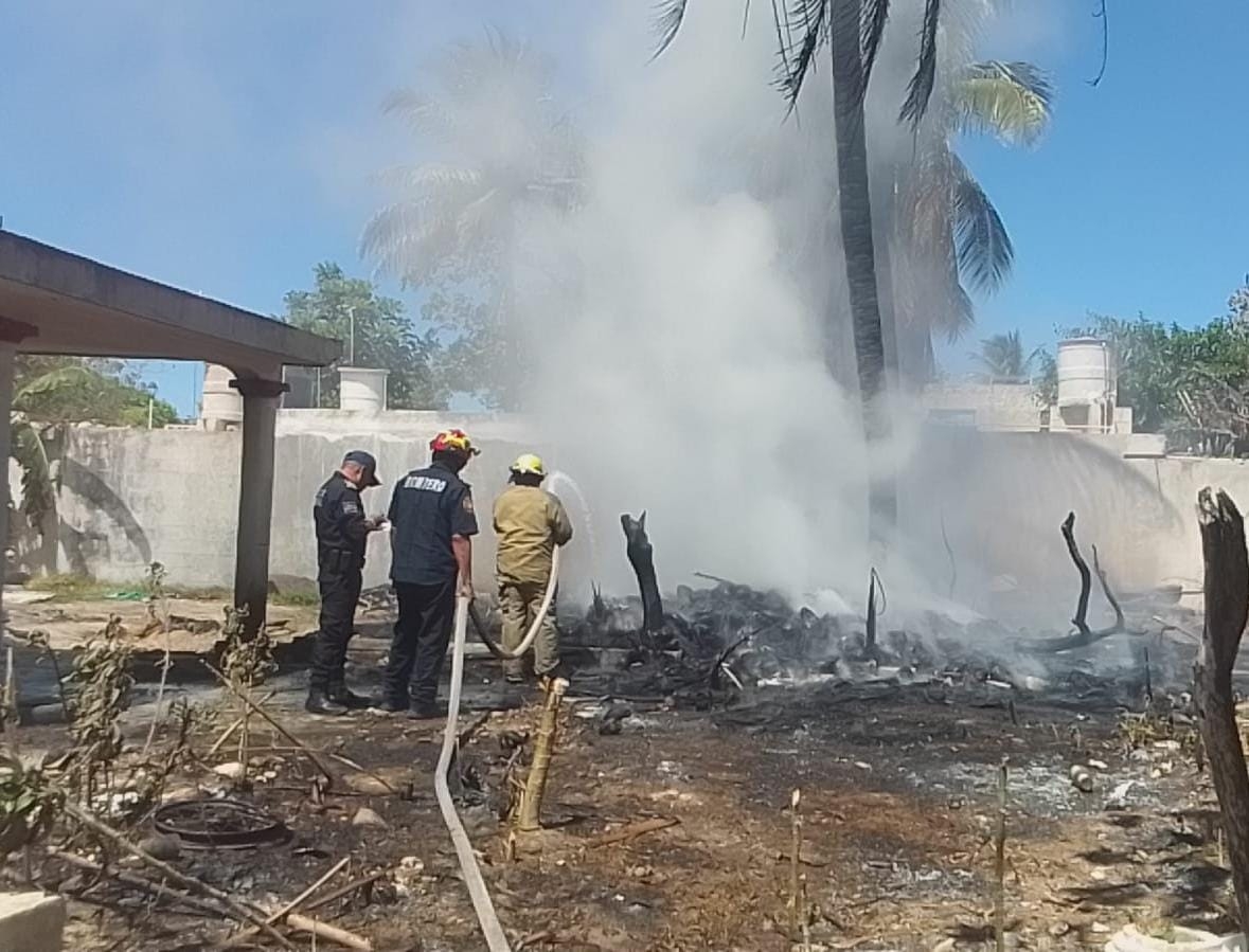 El fuego fue controlado por los vecinos de Chelem El fuego fue controlado por los vecinos de Chelem