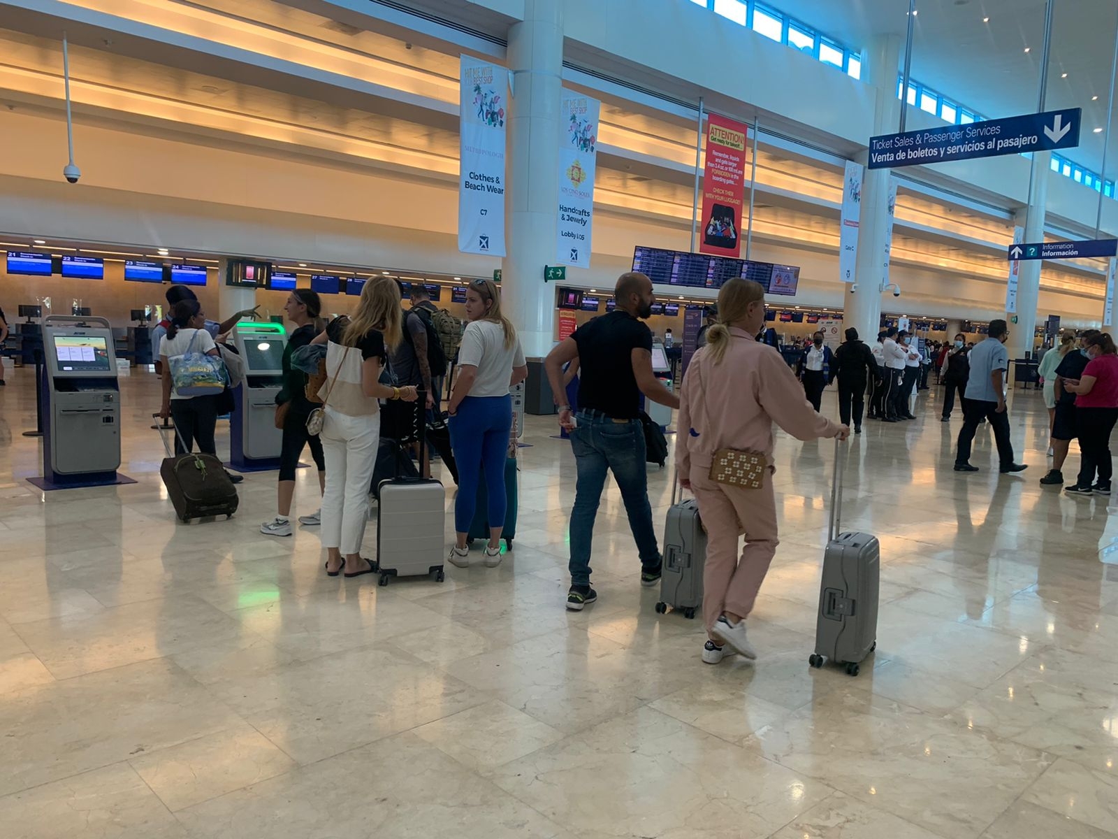 Se esperan 240 vuelos de llegada y 250 de salida Se esperan 240 vuelos de llegada y 250 de salida
