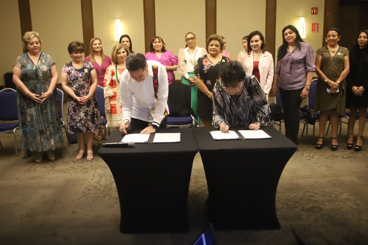 La Asociación Mexicana de Mujeres Empresarias firmó un convenio con el Consejo Directivo del Colegio Nacional del Notariado Mexicano