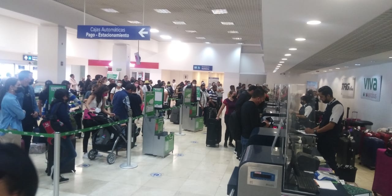 Pasajeros desconocen que ocurrirá con el vuelo Pasajeros desconocen que ocurrirá con el vuelo