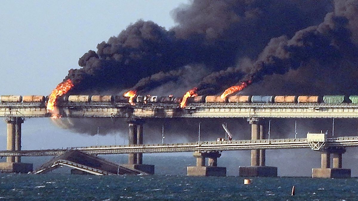 La explosión en el puente de Crimea representa un duró golpe para Vladimir Putin.
