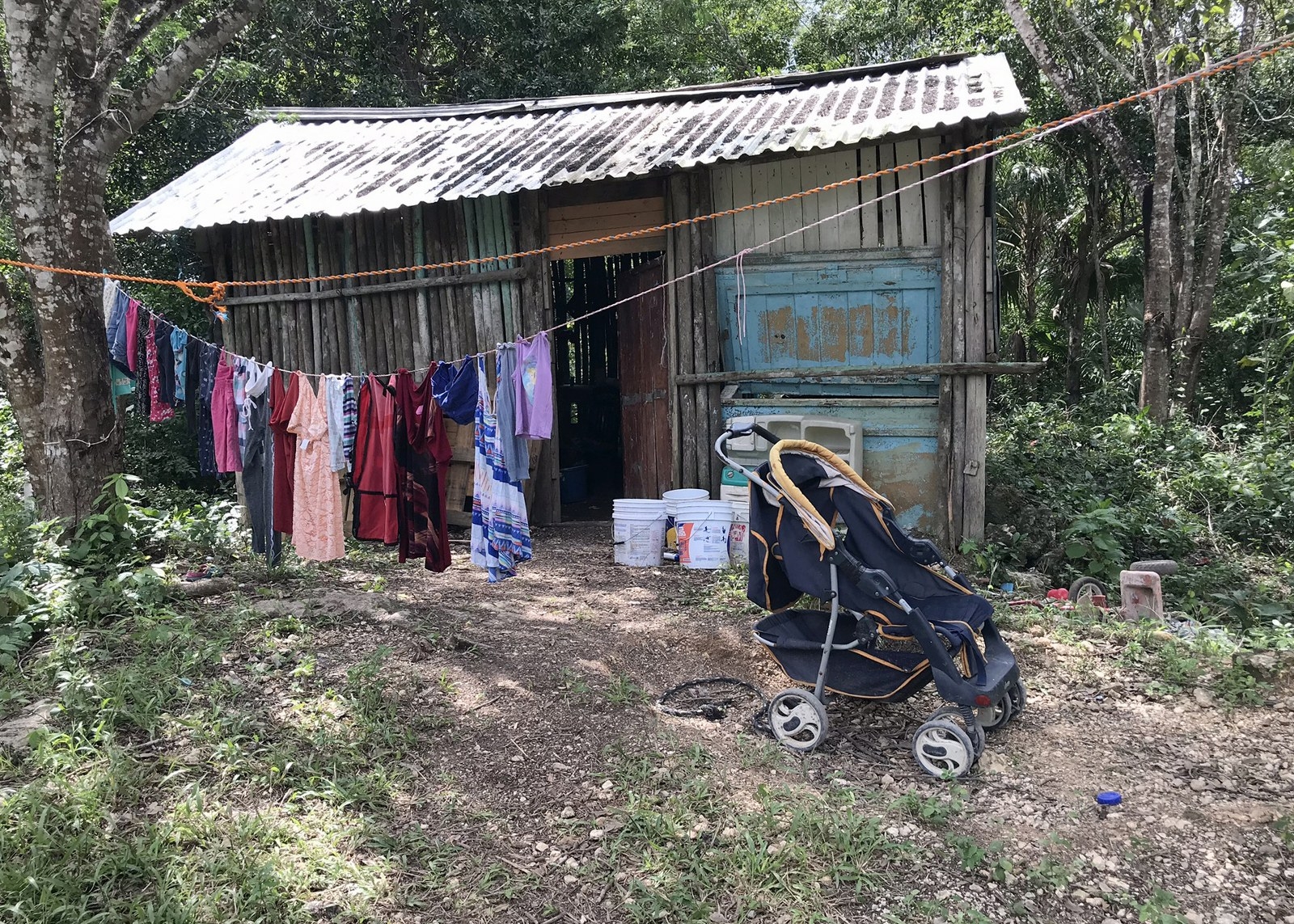 La falta de recursos genera que varias familias vivan en asentamientos irregulares, sin servicios básicos ni espacios para contar con una vida digna en la isla La falta de recursos genera que varias familias vivan en asentamientos irregulares, sin servicios básicos ni espacios para contar con una vida digna en la isla