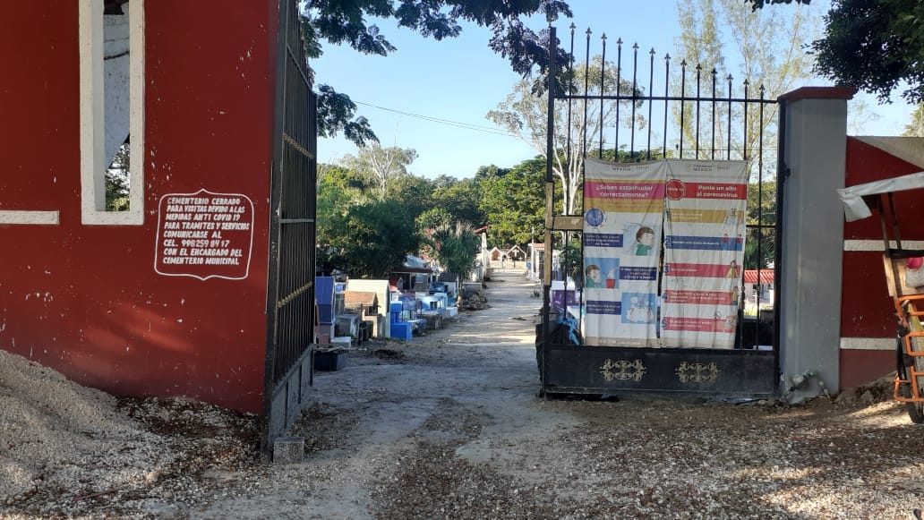 El panteón municipal de José María Morelos comienza a recibir visitas desde temprano El panteón municipal de José María Morelos comienza a recibir visitas desde temprano