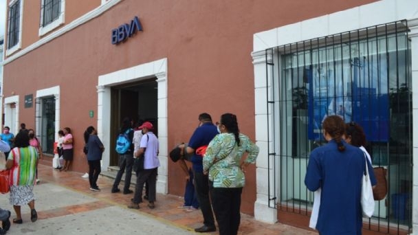 Los servicios de banca en línea y cajeros funcionarán con normalidad este lunes