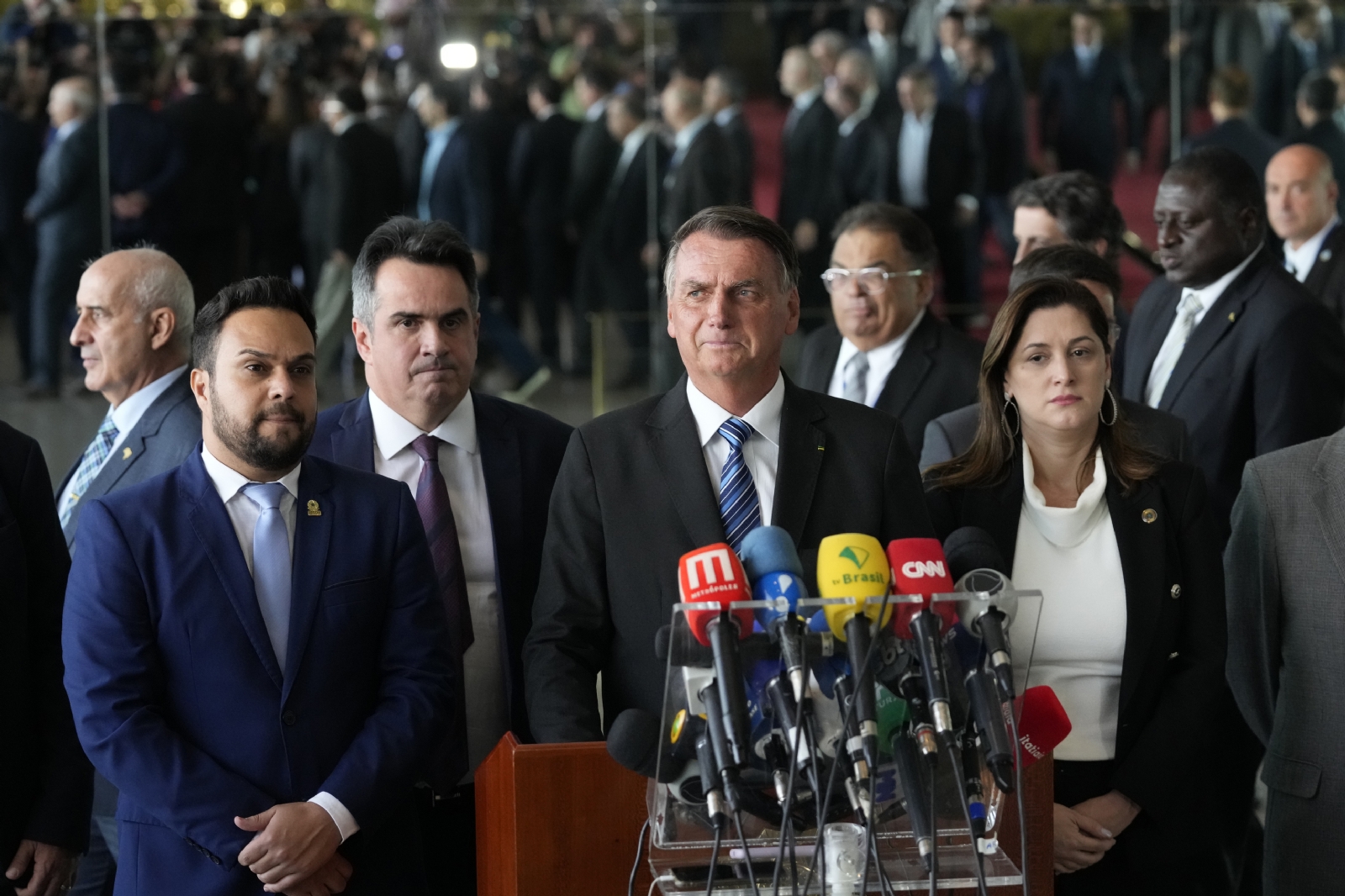 Bolsonaro da a entender que admite la derrota y desautoriza a los camioneros manifestantes Bolsonaro da a entender que admite la derrota y desautoriza a los camioneros manifestantes