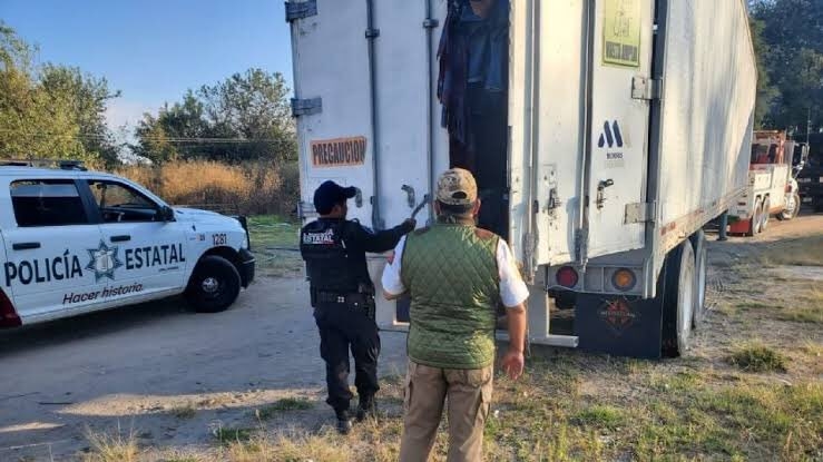 159 personas extranjeras que se ubicaban en un terreno baldío en Puebla fueron rescatadas por el INM 159 personas extranjeras que se ubicaban en un terreno baldío en Puebla fueron rescatadas por el INM