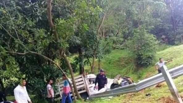 Migrantes agreden a agentes del INM y vandalizan una furgoneta en Chiapas