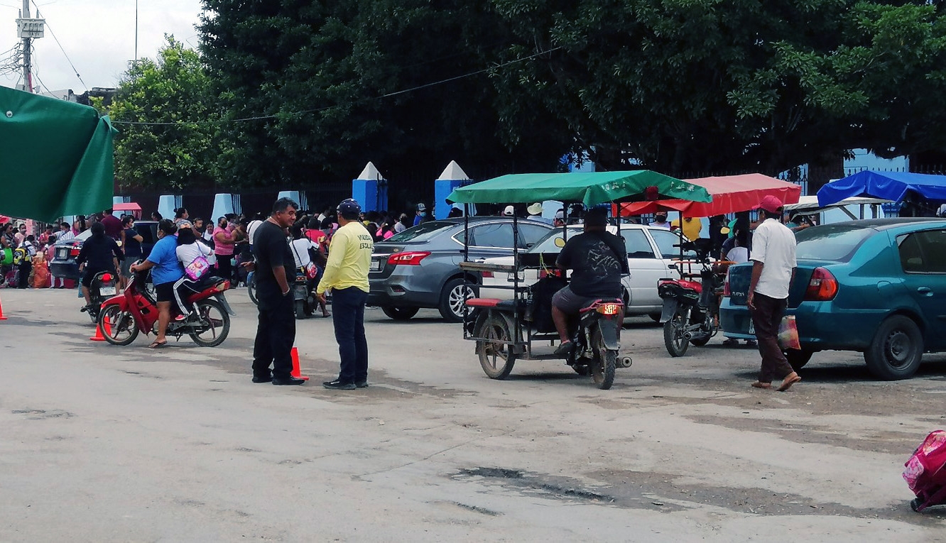 Papás y tutores llegaron hasta la comandancia del Palacio Municipal, para informar de lo acontecido