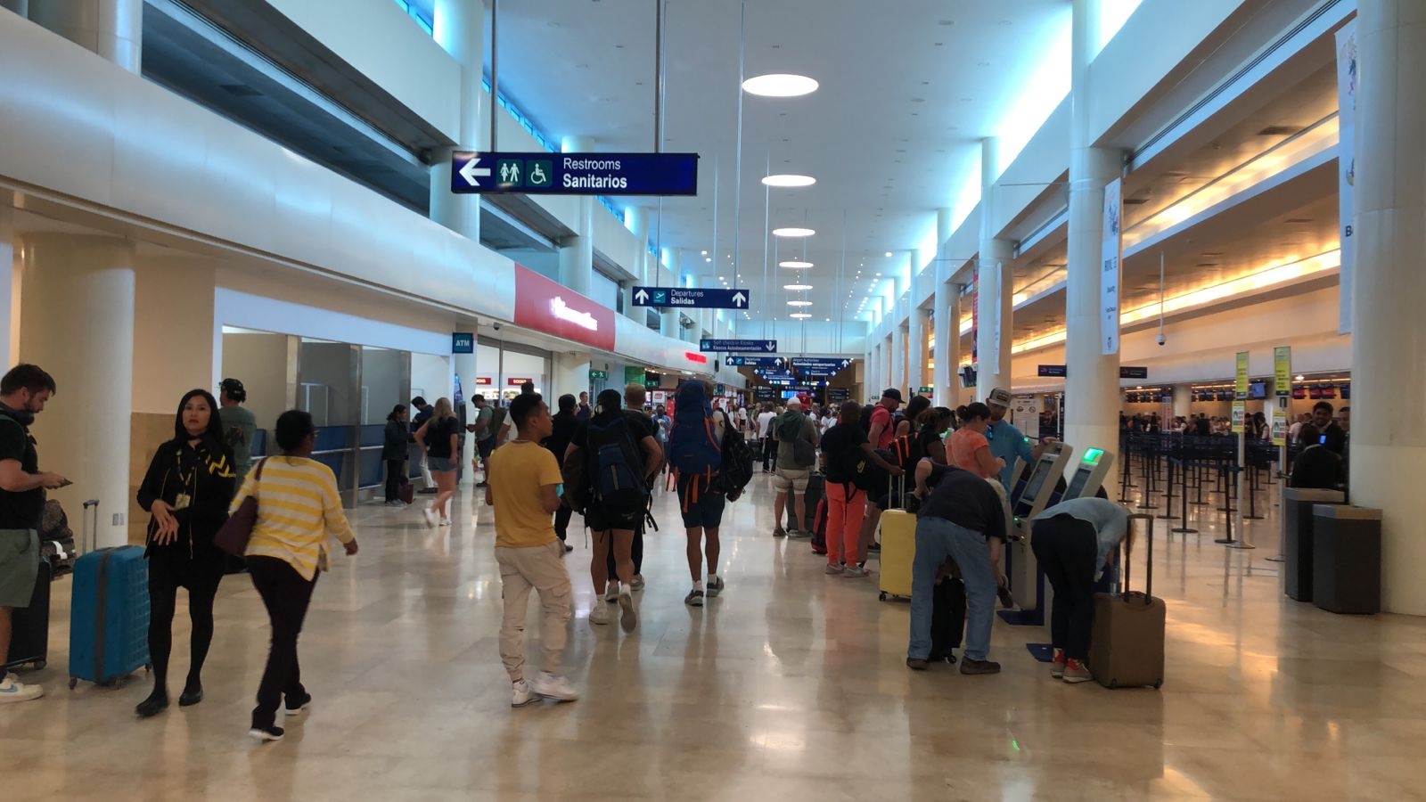 El buen tiempo permite esperar que llegadas y salidas de vuelos desde Cancún El buen tiempo permite esperar que llegadas y salidas de vuelos desde Cancún