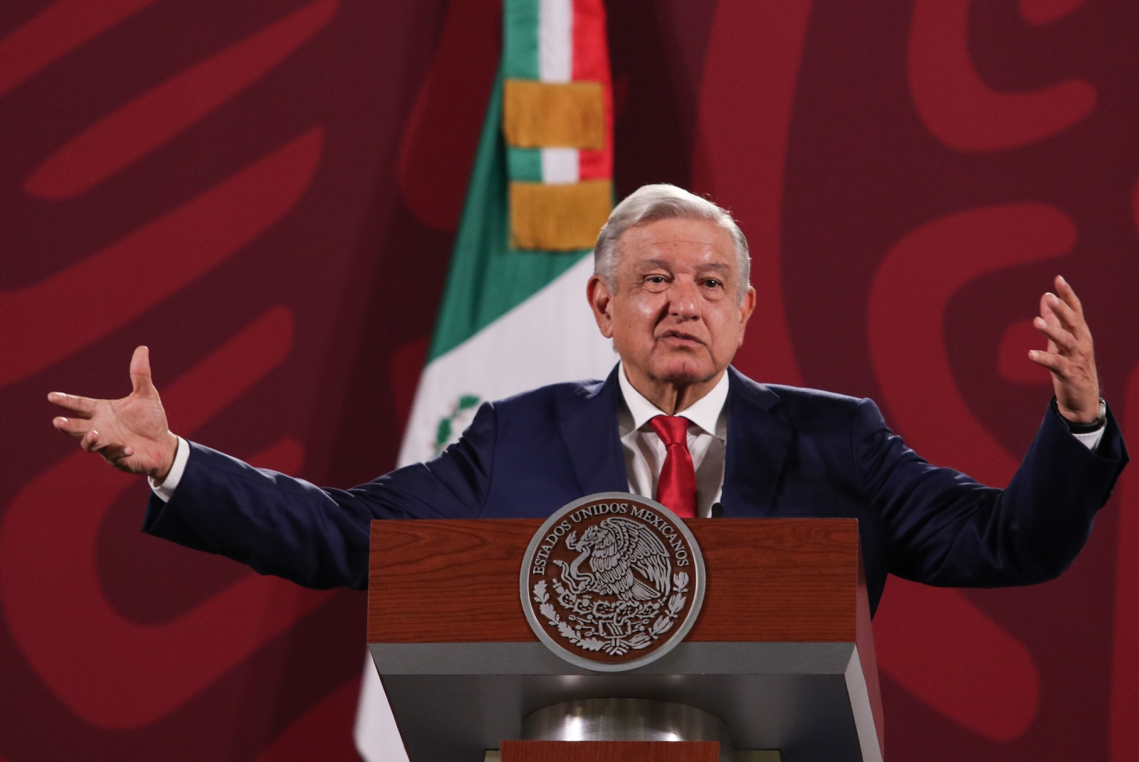 AMLO señaló que si ocurre cualquier delito, no se va a proteger a los involucrados.
