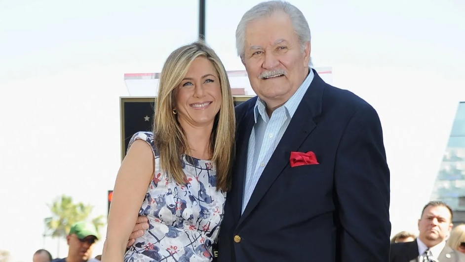 Muere el actor John Aniston, padre de Jennifer Aniston, a los 89 años Muere el actor John Aniston, padre de Jennifer Aniston, a los 89 años