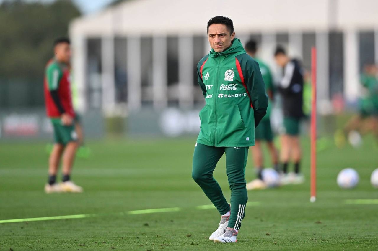 Vicente Espadas pertenece al equipo técnico de la Selección Mexicana Vicente Espadas pertenece al equipo técnico de la Selección Mexicana