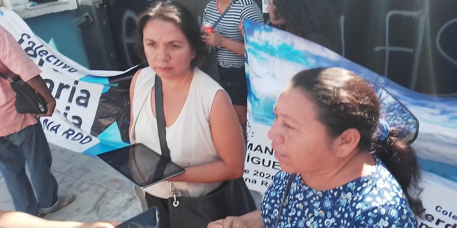 Amagaron con tomar acciones más radicales si no atienden a la brevedad su petición Amagaron con tomar acciones más radicales si no atienden a la brevedad su petición