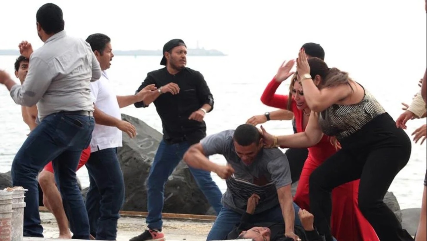 El video de la pelea no tardó en hacerse viral en redes sociales El video de la pelea no tardó en hacerse viral en redes sociales