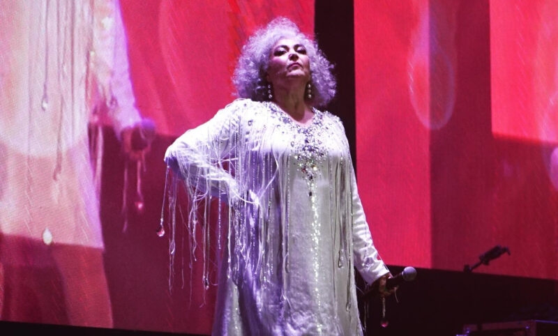 Amanda Miguel brilla en los premios honoríficos de los Latin Grammy