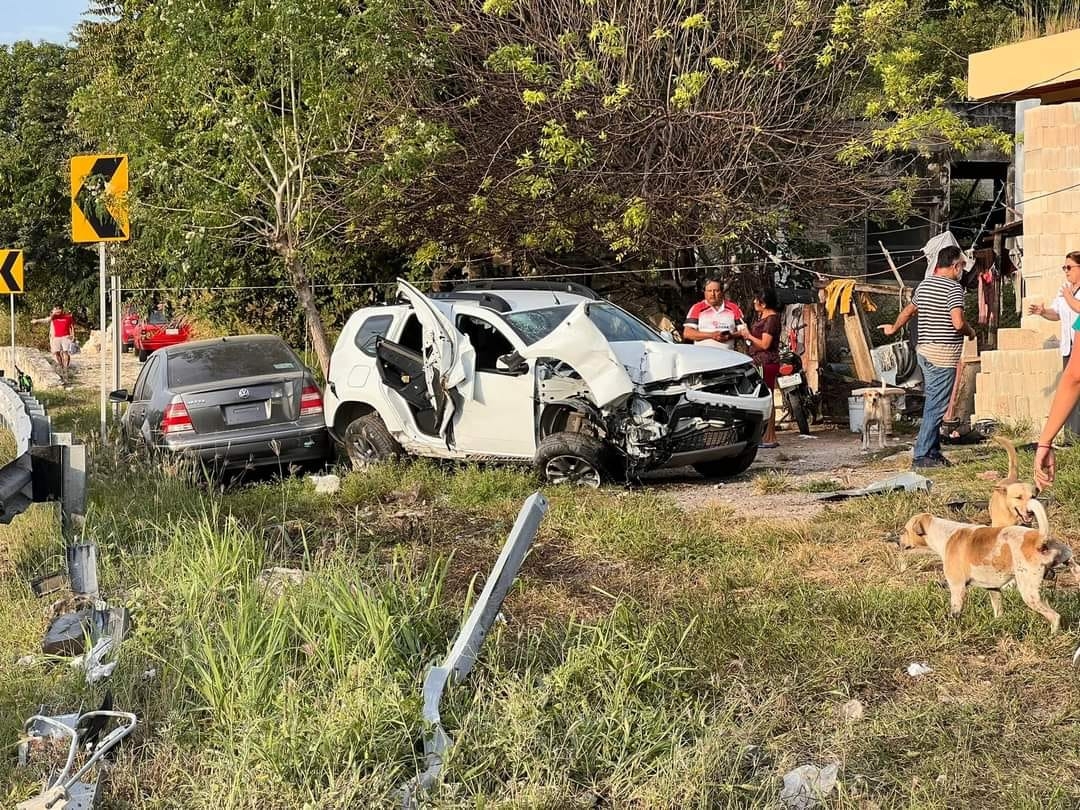 Cuatro vehículos estuvieron implicados en el accidente de tránsito