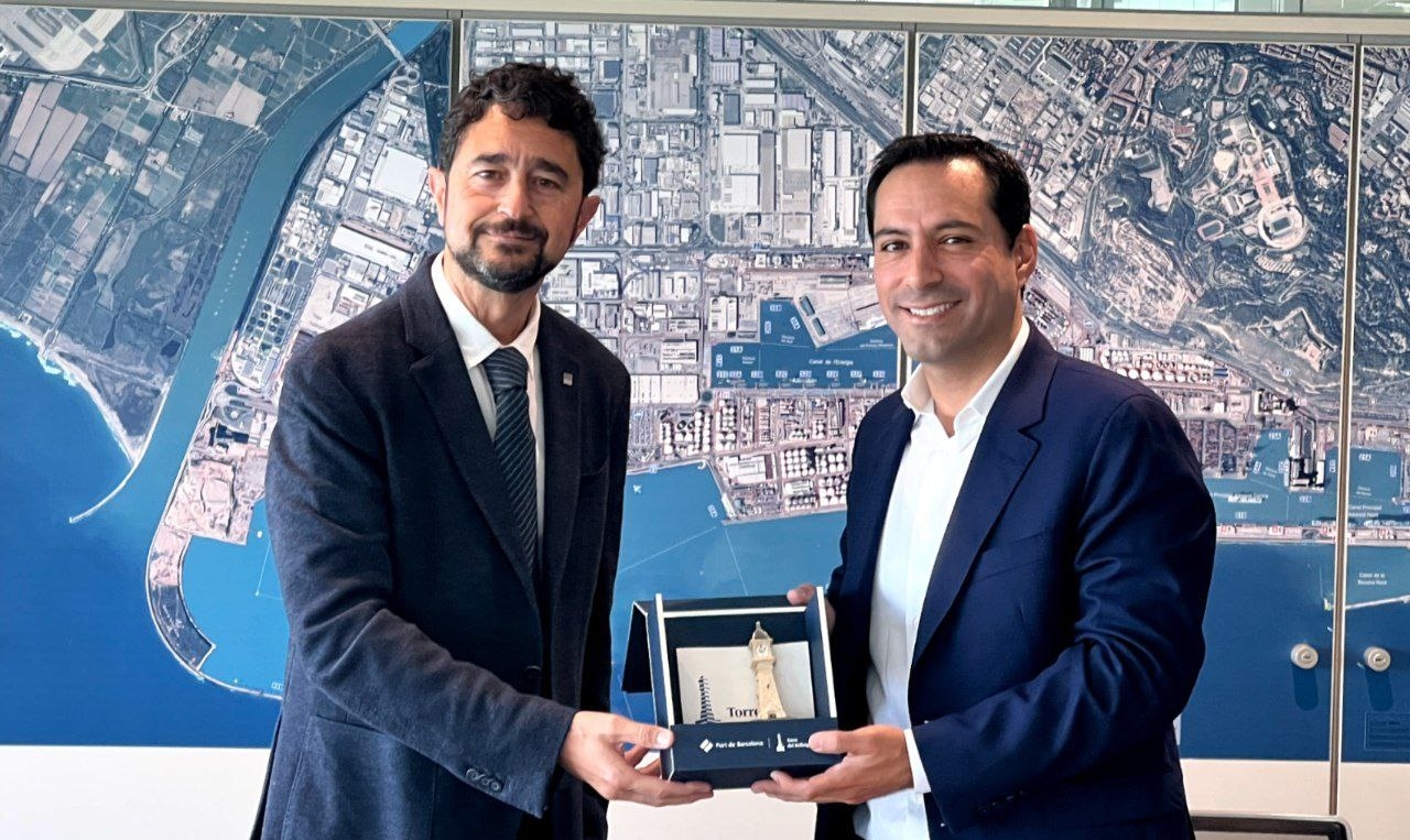 Mauricio Vila intercambia estrategias con Barcelona para impulsar al Puerto de Progreso