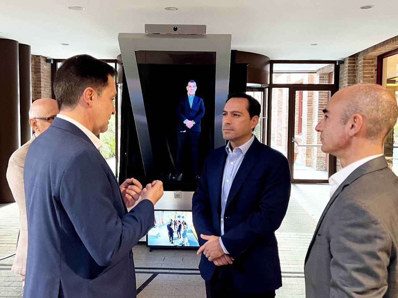 El gobernador visitó el Centro de Innovación de Cisco en Barcelona El gobernador visitó el Centro de Innovación de Cisco en Barcelona