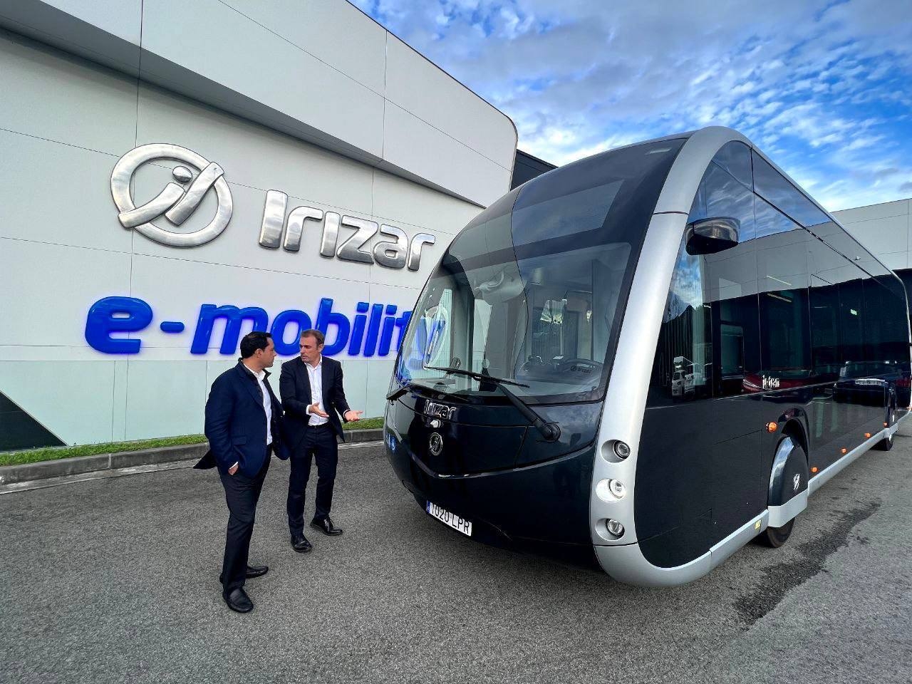 Mauricio Vila supervisó la fabricación del IE-TRAM