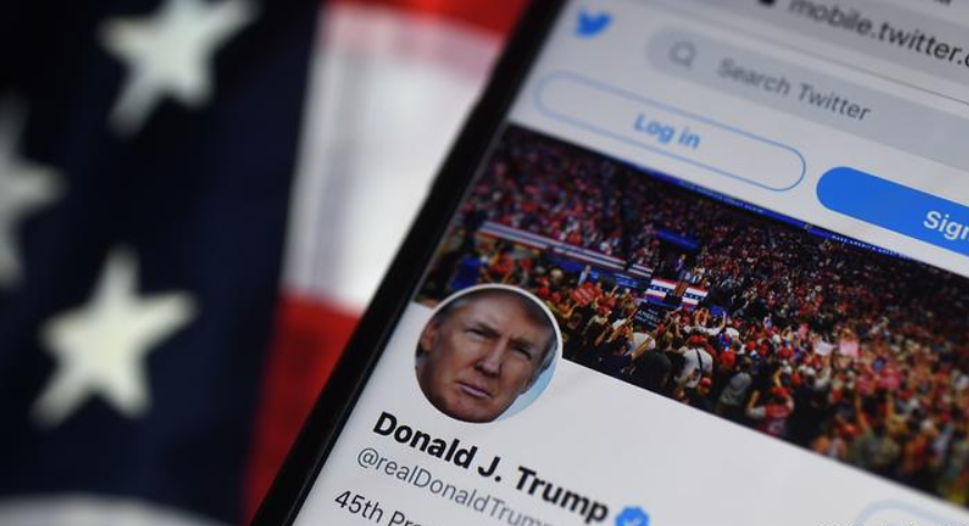 Tras una encuesta hecha por Elon Musk, dueño de Twitter, el expresidente de Estados Unidos, Donald Trump, recuperó su cuenta. Tras una encuesta hecha por Elon Musk, dueño de Twitter, el expresidente de Estados Unidos, Donald Trump, recuperó su cuenta.