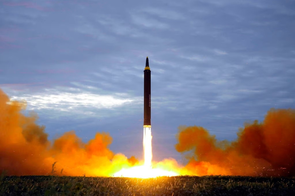Las fuerzas armadas surcoreanas informaron inicialmente de que Pyongyang había disparado 10 misiles, y posteriormente dieron a conocer paulatinamente los otros 13 lanzamientos.