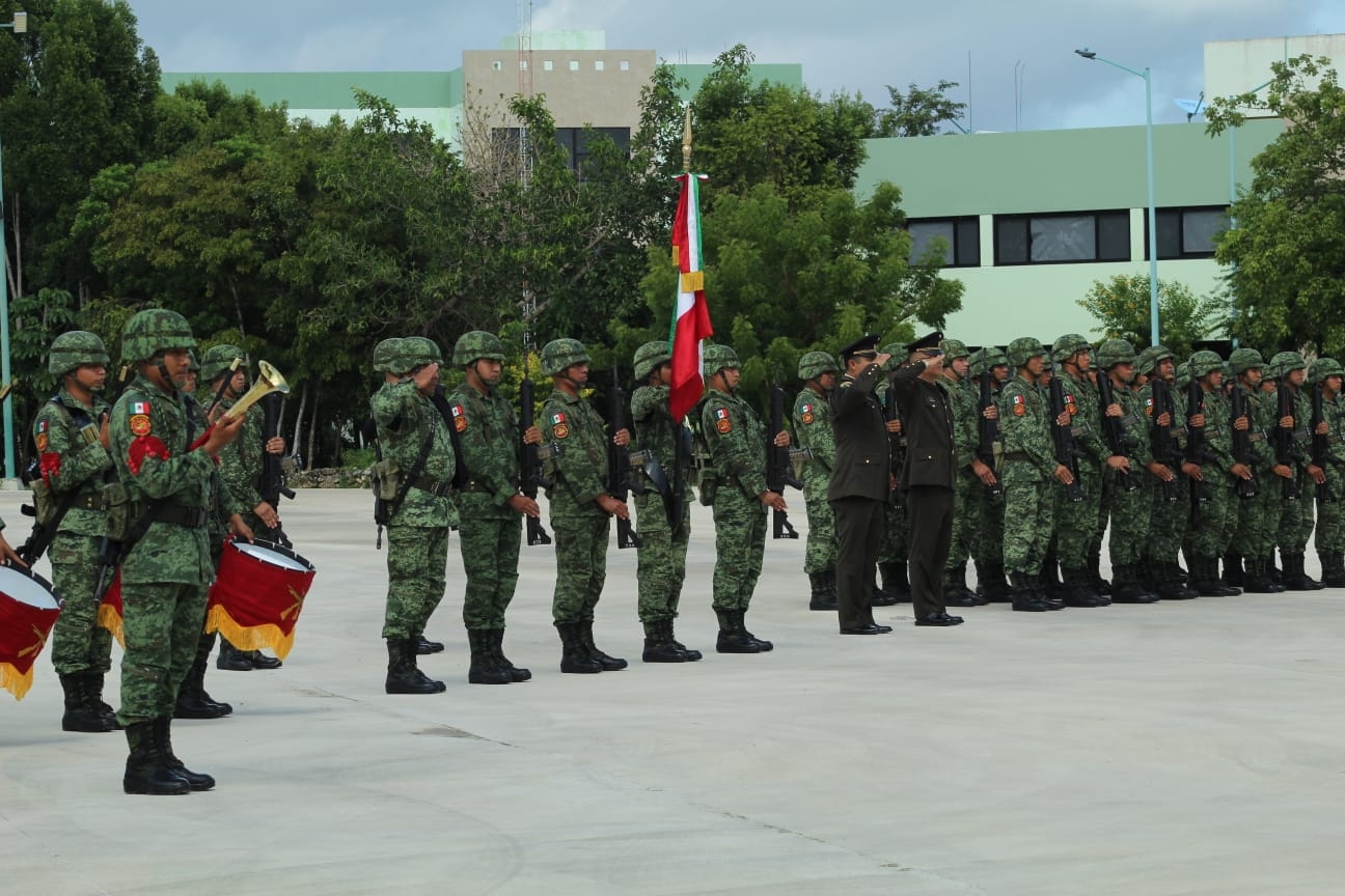 Los certámenes de promoción son realizados periódicamente por el Ejército y Fuerza Aérea Mexicanos