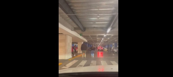 Reportan balacera en el Centro Comercial Mítikah Reportan balacera en el Centro Comercial Mítikah