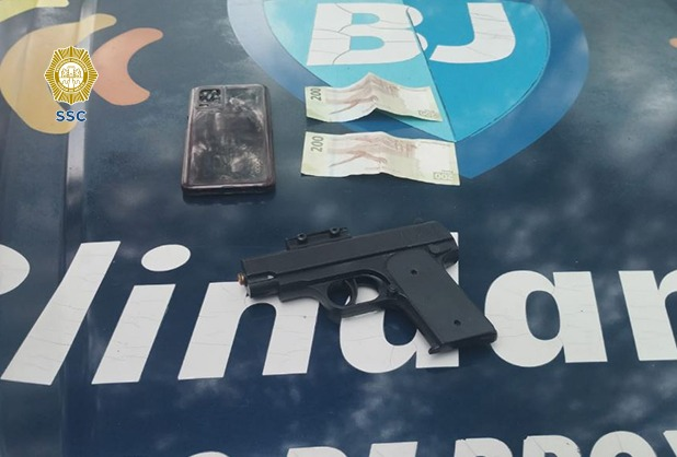 Detienen a ladrón que generó persecución y balacera en plaza Mítikah en CDMX