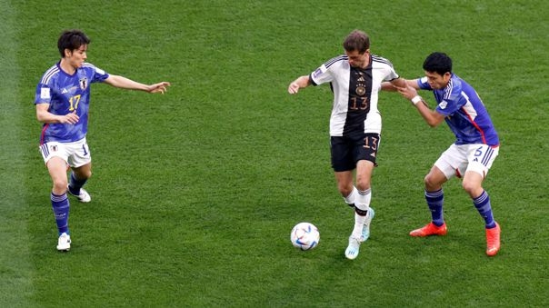Japón remonta y vence 2 goles por 1 a Alemania