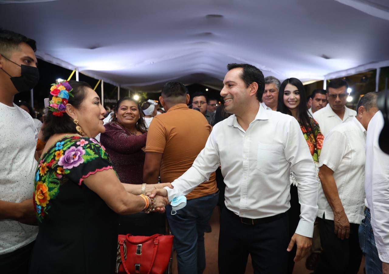 Más de 500 parejas yucatecas formalizan su unión, el Gobernador Mauricio Vila Dosal es testigo Más de 500 parejas yucatecas formalizan su unión, el Gobernador Mauricio Vila Dosal es testigo