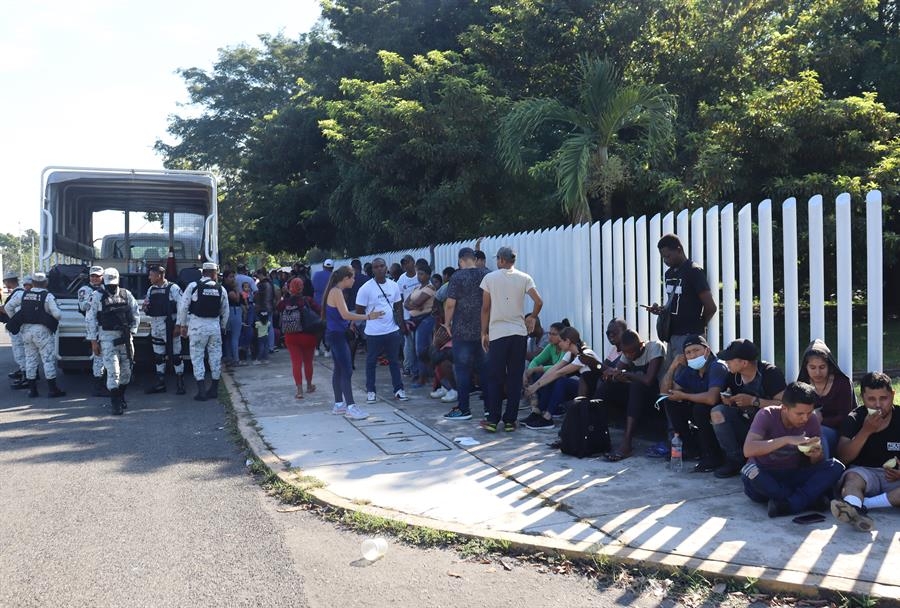México niega permiso de tránsito a mil migrantes varados en la frontera Sur México niega permiso de tránsito a mil migrantes varados en la frontera Sur