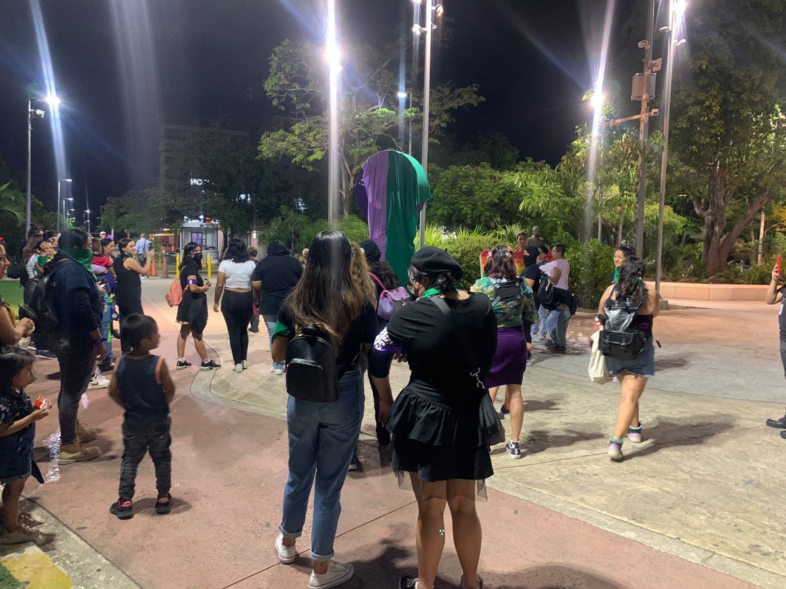 Se manifestaron por el Día Internacional de la Eliminación de la Violencia contra la Mujer