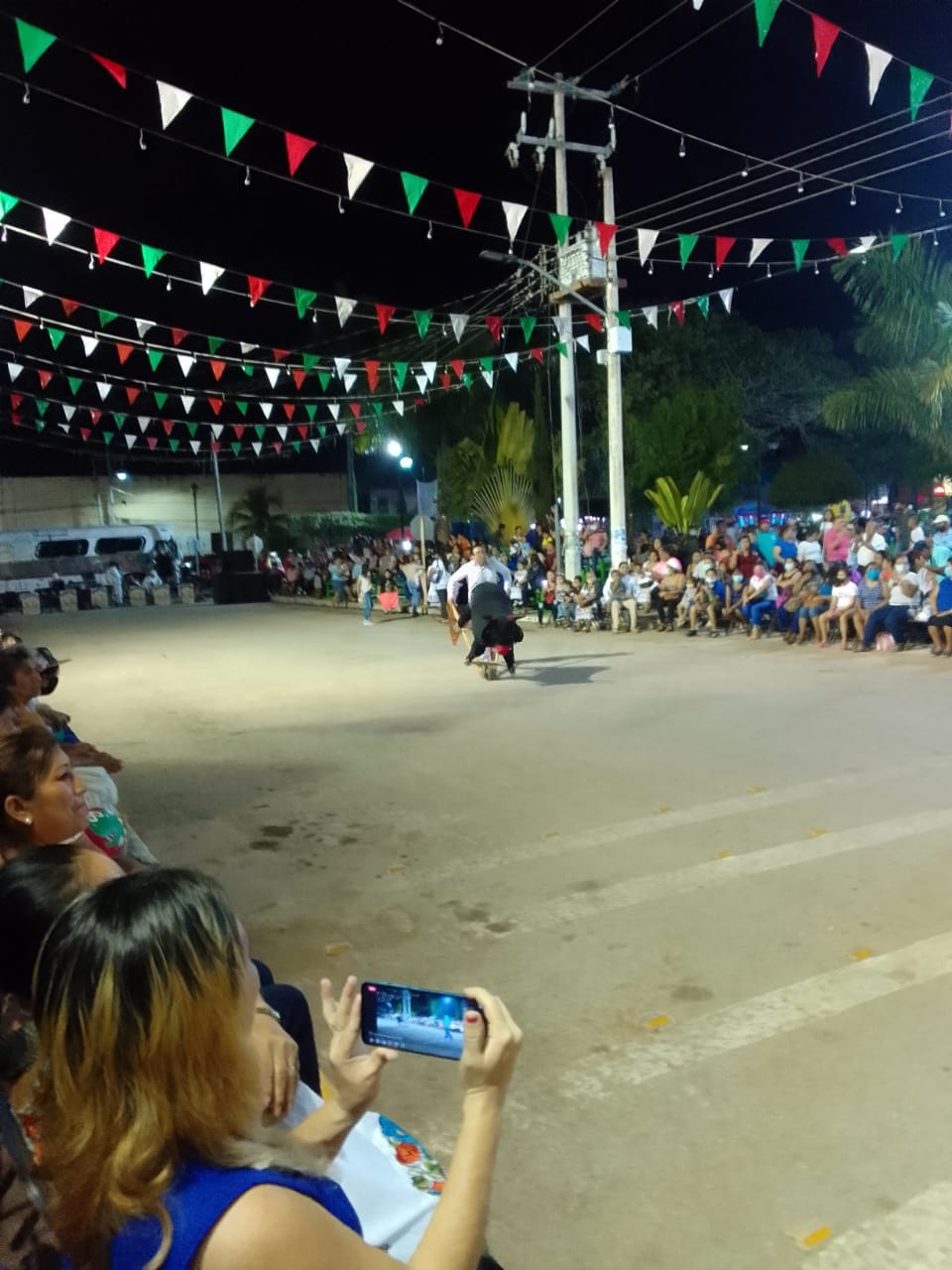 La radio se ha distinguido por promover la lengua y cultura maya, incluso interactúan con las familias de las comunidades. La radio se ha distinguido por promover la lengua y cultura maya, incluso interactúan con las familias de las comunidades.