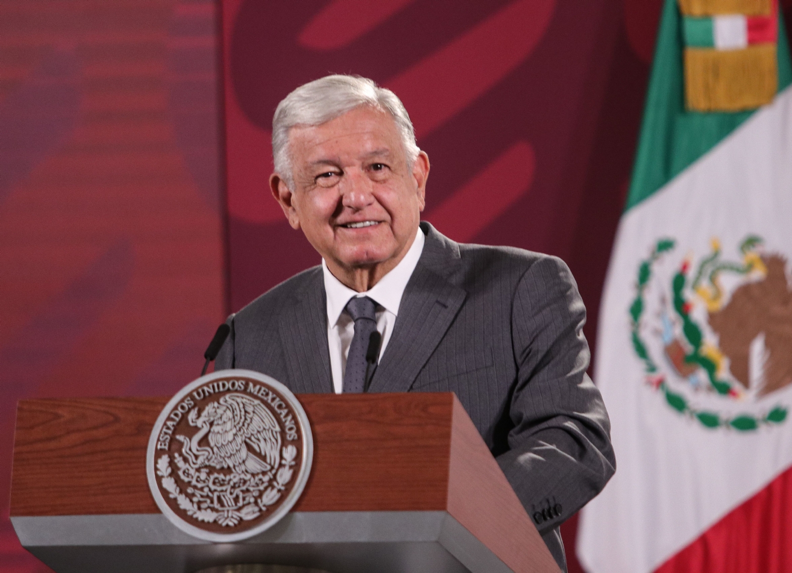 AMLO asegura que Tren Maya no afectará ríos subterráneos y cenotes porque el 70% se construye en viaducto elevado AMLO asegura que Tren Maya no afectará ríos subterráneos y cenotes porque el 70% se construye en viaducto elevado