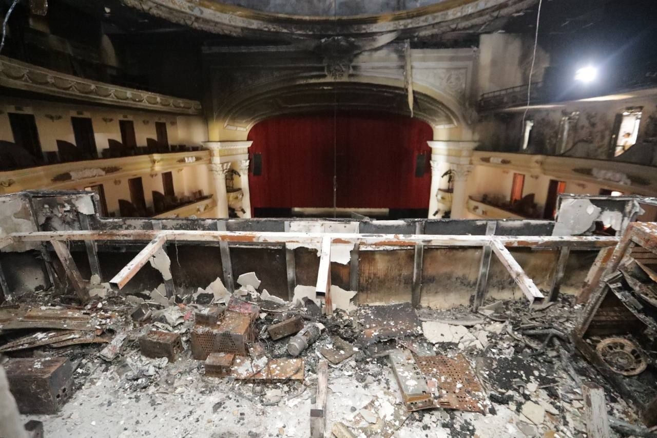 El Teatro José Peón Contreras tuvo un gran daño a causa del fuego El Teatro José Peón Contreras tuvo un gran daño a causa del fuego