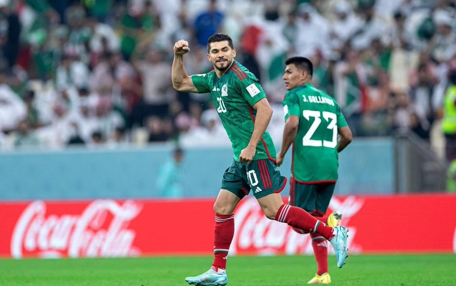 Mauricio Vila, gobernador de Yucatán, celebra el primer gol yucateco en un Mundial