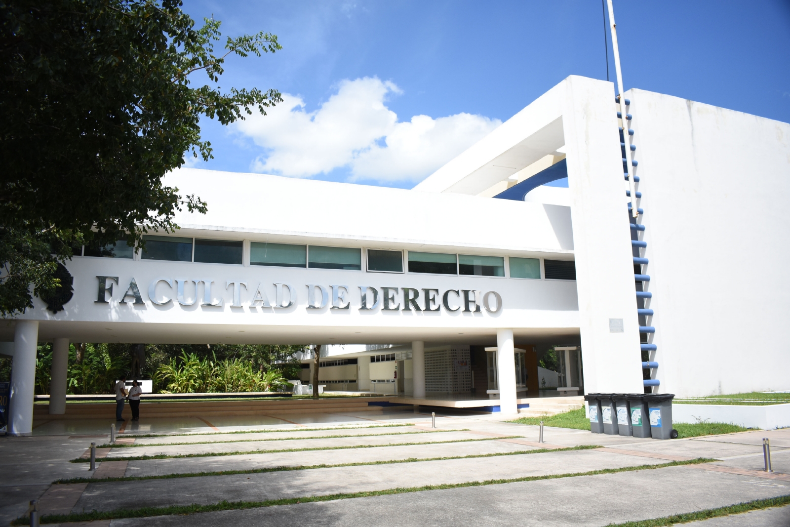 Estudiantes de Derecho destapan presunto acto de corrupción en la Facultad de la UADY