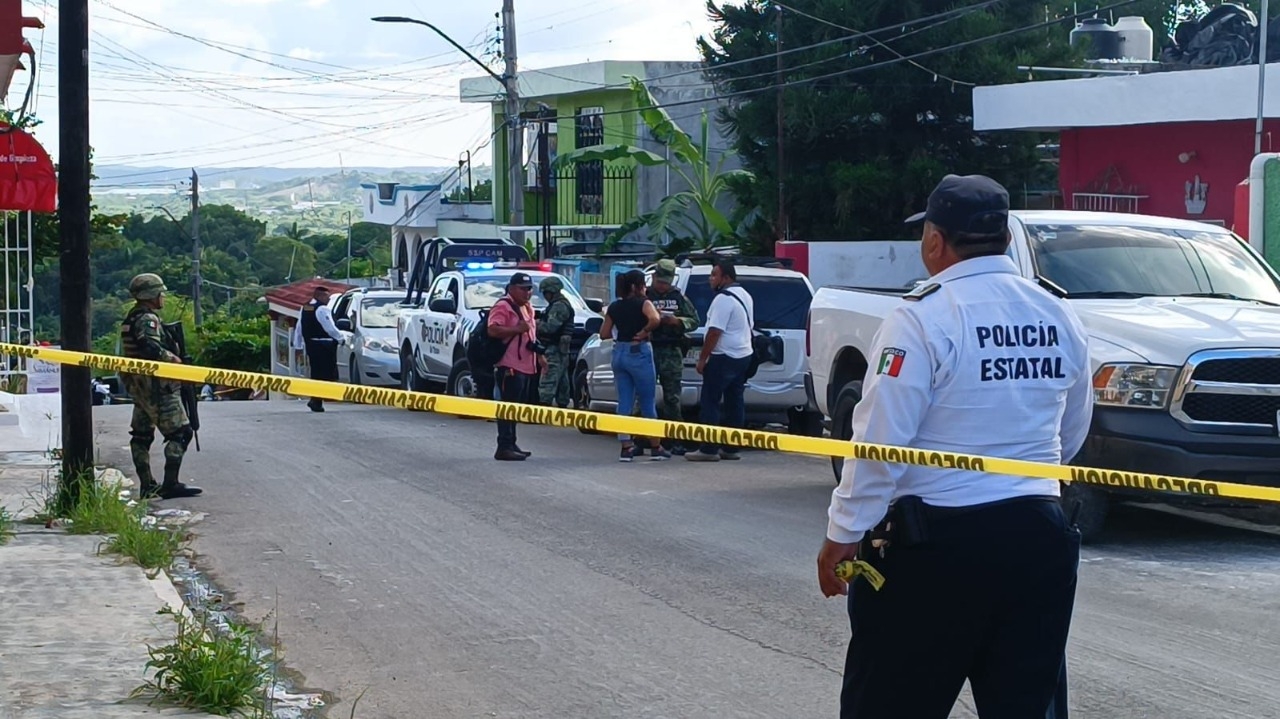 El hecho ocurrió durante el transcurso de la tarde, cuando la dueña de una casa se puso a regar sus plantas El hecho ocurrió durante el transcurso de la tarde, cuando la dueña de una casa se puso a regar sus plantas